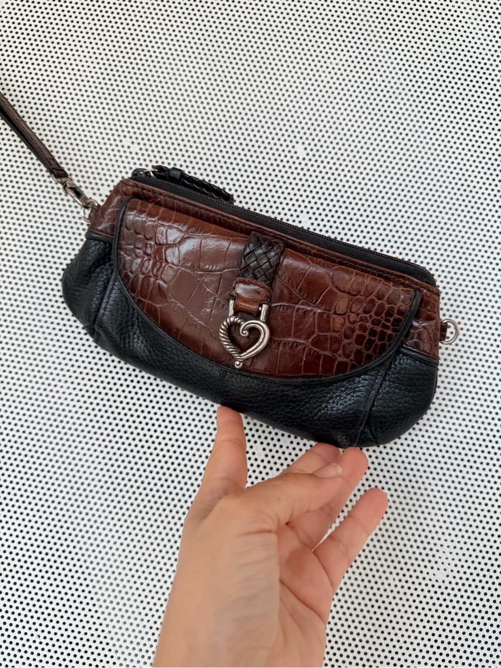 Vtg y2k Brighton Brown and Black Leather croc embossed Wristlet Clutch - Picture 2 of 13
